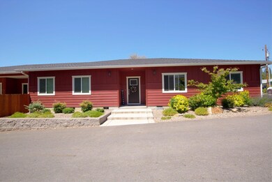 1011 NE Hefley St, Grants Pass, OR 97526 - photo 4