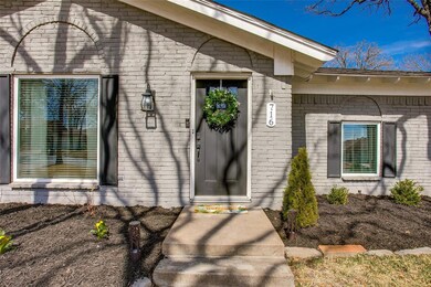 716 Thousand Oaks Dr, Hurst, TX 76054 - photo 4