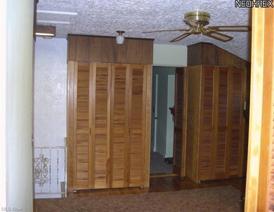 Upper loft,study area or office.