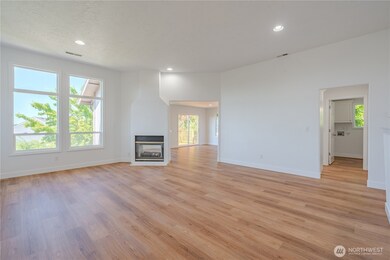 642 E Pioneer Loop, La Center, WA 98629 - photo 6