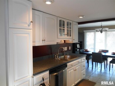 4604 Warren St unit 1, Davenport, IA 52806 - photo 6