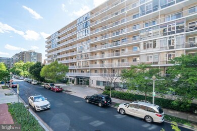 Potomac Plaza Terraces unit 620, Washington, DC 20037 - photo 2