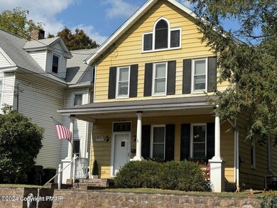 512 Sarah St, Stroudsburg, PA 18360 - photo 2