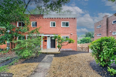 6112 Chinquapin Pkwy, Baltimore, MD 21239 - photo 2