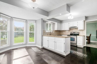 Kitchen & Dinette
