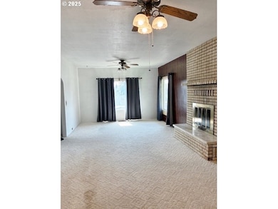 913 NW Ellis Ave, Pendleton, OR 97801 - photo 2