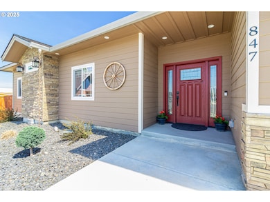 847 SW Angus Ct, Hermiston, OR 97838 - photo 3