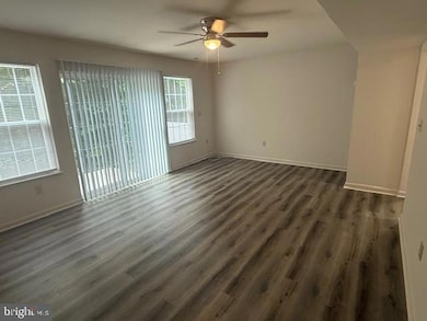 29 Green Bell Ln unit 35, Stafford, VA 22554 - photo 2