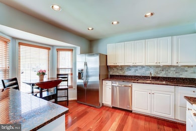 9229 Sand Creek Ct, Burke, VA 22015 - photo 5