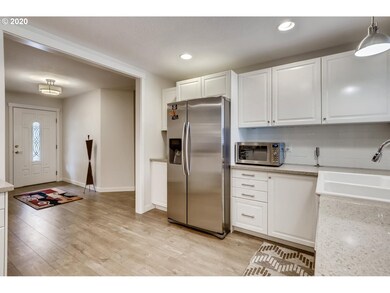 17520 Redfern Ave, Lake Oswego, OR 97035 - photo 4