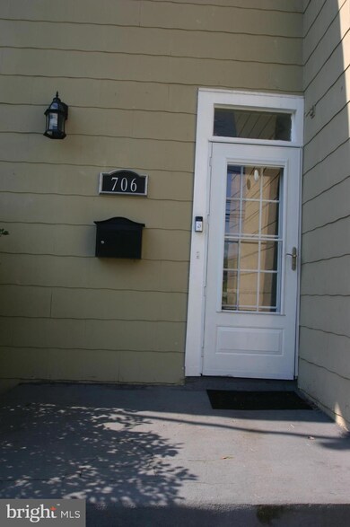 706 Montgomery St, Laurel, MD 20707 - photo 4