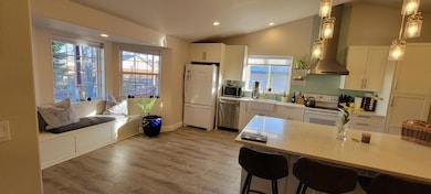 2021 SW 24th St, Redmond, OR 97756 - photo 7