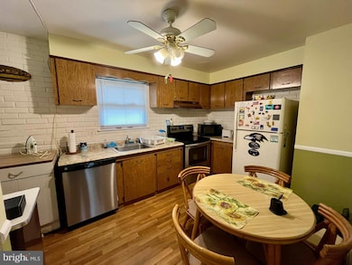 1014 Stormont Cir, Halethorpe, MD 21227 - photo 6