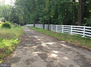 11410 Mays Chapel Rd, Lutherville Timonium, MD 21093 - photo 2