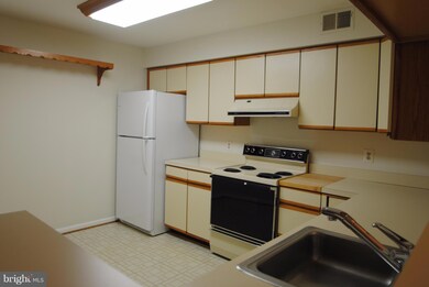 2225 Lovedale Ln unit 310A, Reston, VA 20191 - photo 5