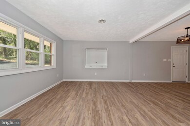 4301 Calvert Cir, Frederick, MD 21703 - photo 3