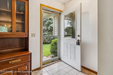 6819 Cardinal Ln, Lansing, MI 48917 - photo 5