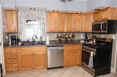 110 School St, Hubbard, OH 44425 - photo 5