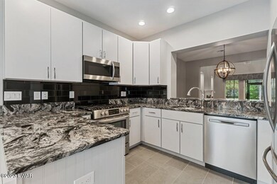 807 Macintosh Way, Matamoras, PA 18336 - photo 6