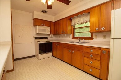 4013 Lynner Dr, Des Moines, IA 50310 - photo 6