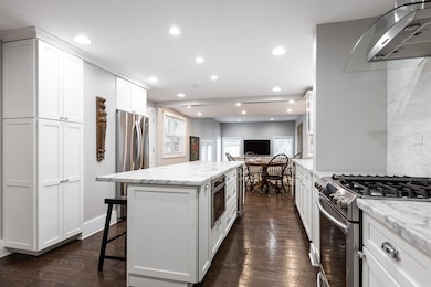 21 S Columbia St, Naperville, IL 60540 - photo 4