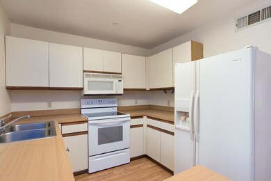 06-7808 Shadowood Dr Unit 806