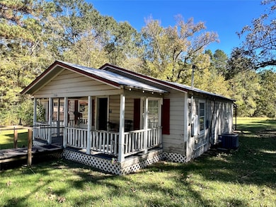 710 N Broadway, Kennard, TX 75847 - photo 3