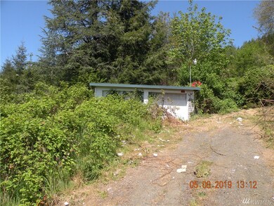 81 Monohon Landing Rd, Raymond, WA 98577 - photo 2