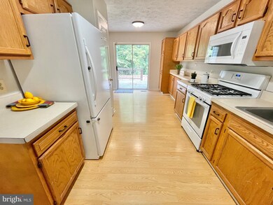 1104 Kings Crest Dr, Stafford, VA 22554 - photo 7