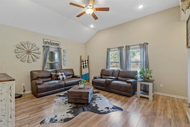 302 Olive St, Cleburne, TX 76031 - photo 5