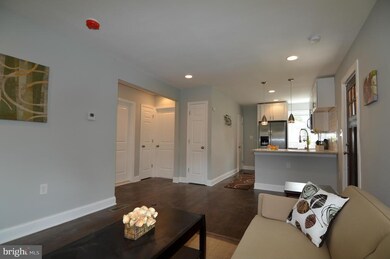 5307 N Englewood Dr, Hyattsville, MD 20785 - photo 7