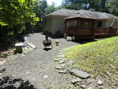 223 Robin Ct, Bushkill, PA 18324 - photo 6