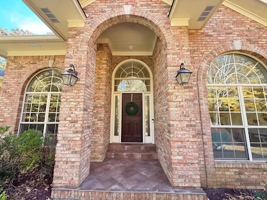 142 Holloman Dr, Columbus, MS 39705 - photo 2