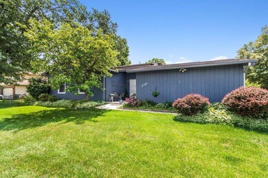 6107 Beechcroft-2.jpg-SMALL