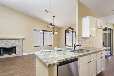 Voltaire- Breakfast Bar and Kitchen