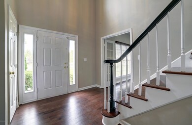 Spacious 2-Story Foyer
