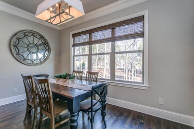 Eat in kitchen area overlooking common grounds. 