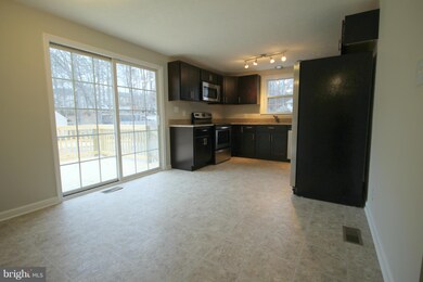 10910 Deerfield Dr, Fredericksburg, VA 22407 - photo 5