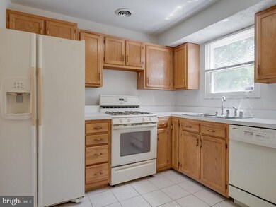 13600 Taylor Cir, Fort Washington, MD 20744 - photo 6