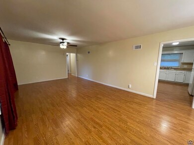 1409 SW Burnett Rd, Topeka, KS 66604 - photo 4