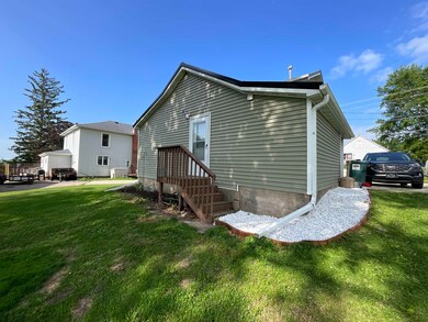 209 S Pine St, West Union, IA 52175 - photo 5