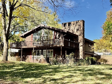 325 S 3rd St, Hennepin, IL 61327 - photo 2