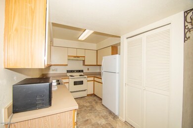Kitchen (2)