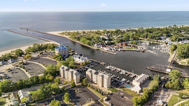 200 Lake St unit 3C, Saint Joseph, MI 49085 - photo 2