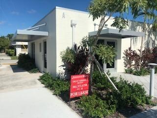 palm exterior w sign