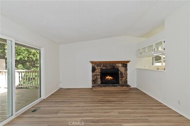 142 Rockledge Ln, Lake Arrowhead, CA 92352 - photo 5