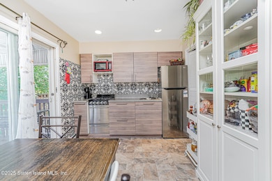 (5) KITCHEN