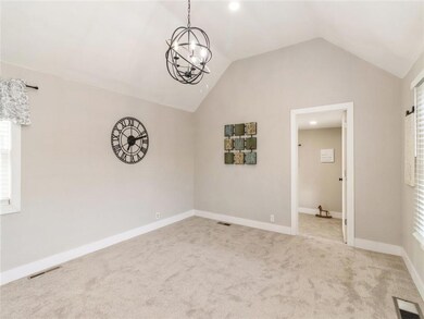 817 E 27th St, Des Moines, IA 50317 - photo 7