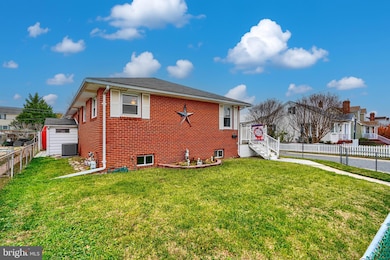 3118 Lynch Rd, Sparrows Point, MD 21219 - photo 2