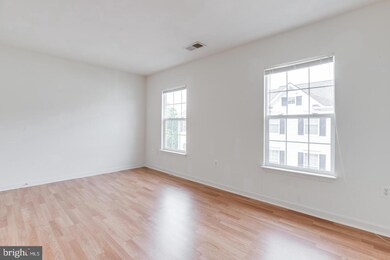 43727 Clear Lake Square, Ashburn, VA 20147 - photo 4